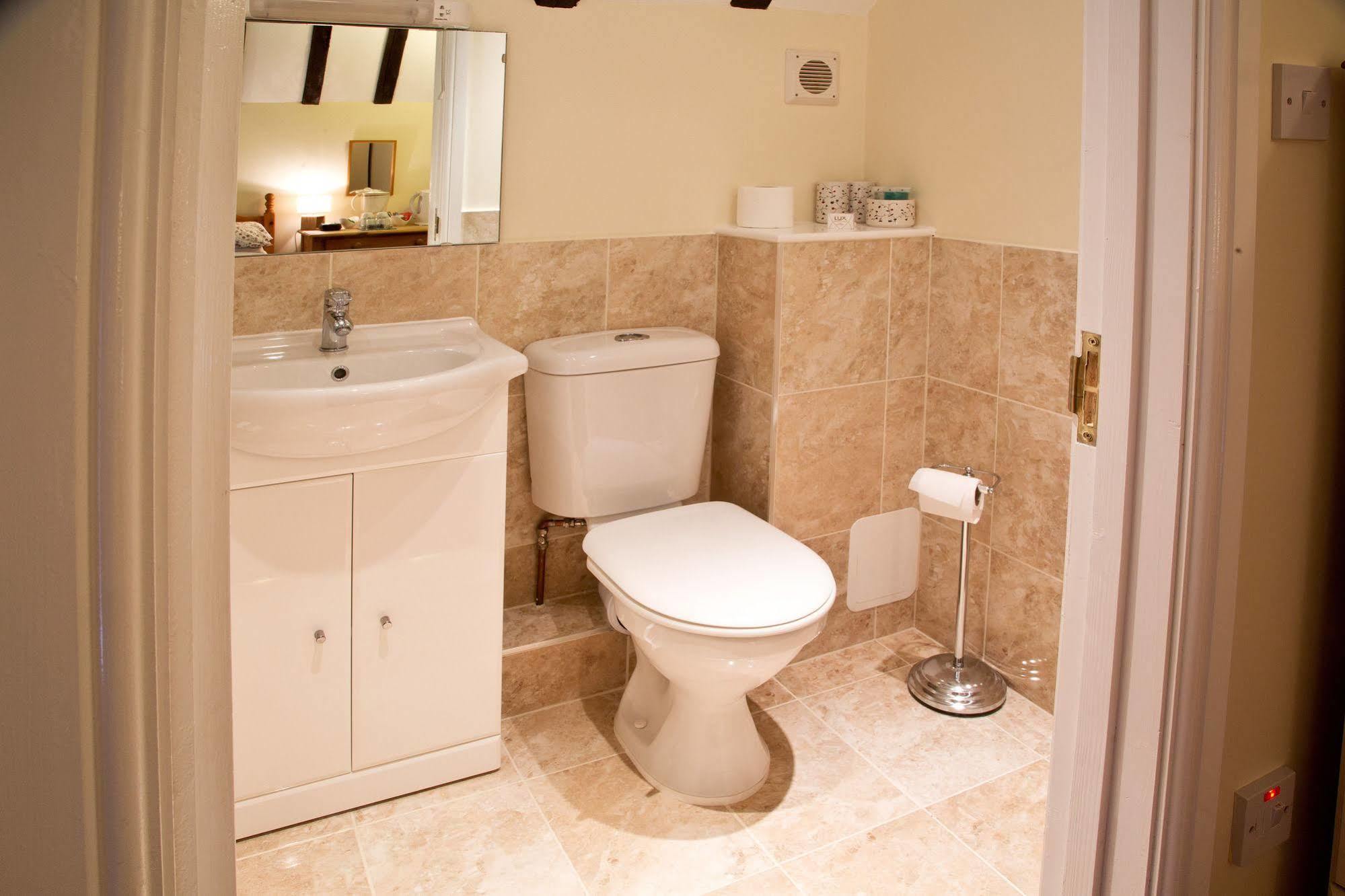 Detling Coachhouse Bed and Breakfast Maidstone Exterior foto