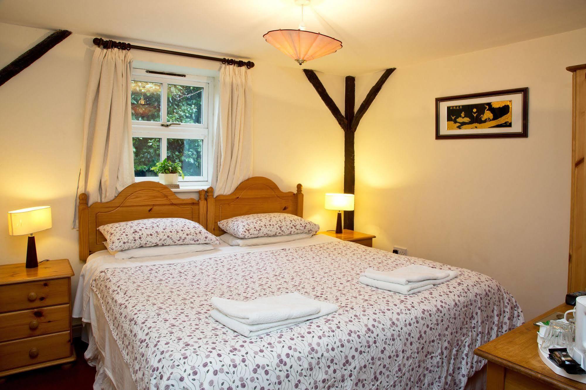 Detling Coachhouse Bed and Breakfast Maidstone Exterior foto